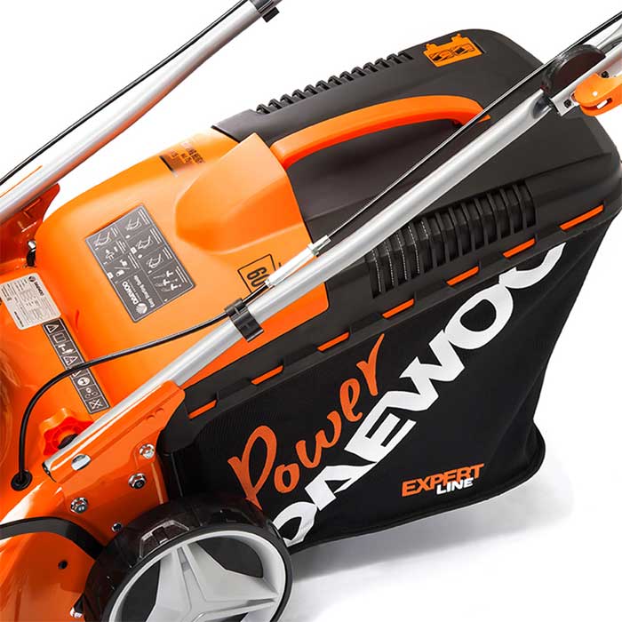 Samohodna benzinska kosačica Daewoo DLM 4600SP - detalj