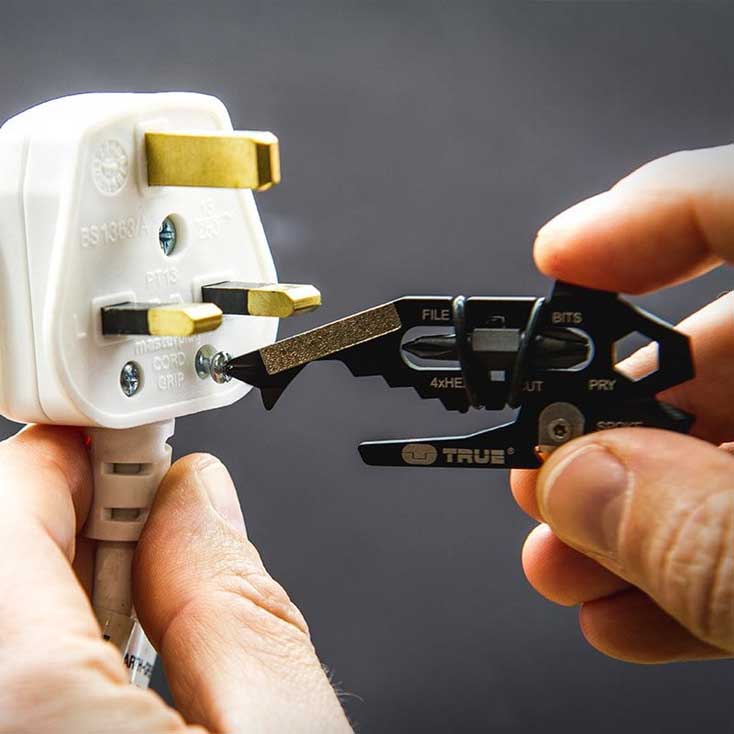 Višenamenski džepni alat True Utility FishFace - detalj