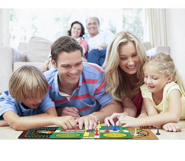 Komplet za igranje 100 društvenih igara ST020 - detalj