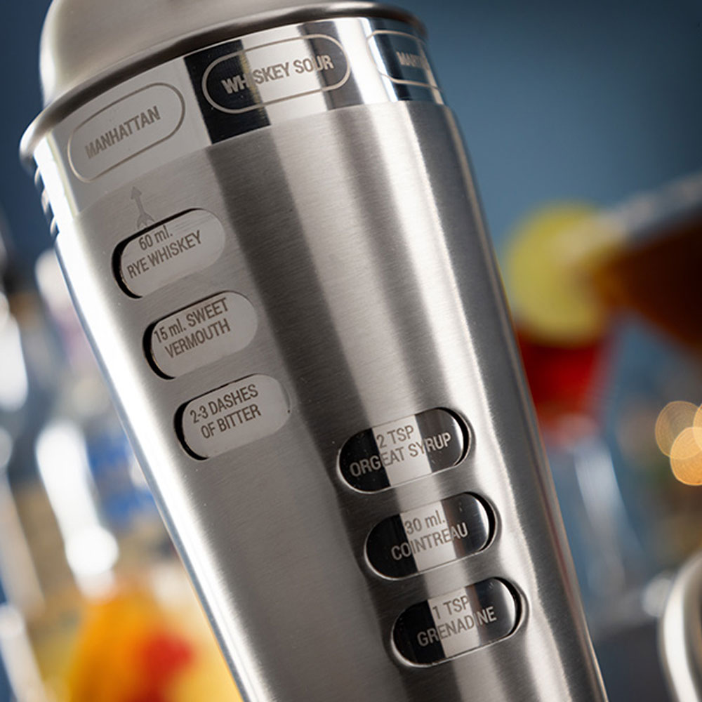 Koktel šejker sa receptima - detalj