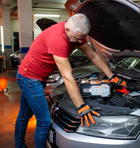 Punjač za 6V i 12V akumulatore sa starterom Villager VCSB 12S - pogled 4