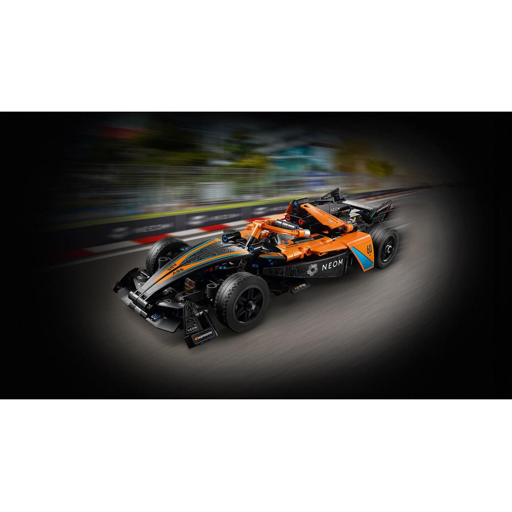 LEGO® Technic™ Neom Mclaren Formula E Pull back bolid 42169 - pogled 4
