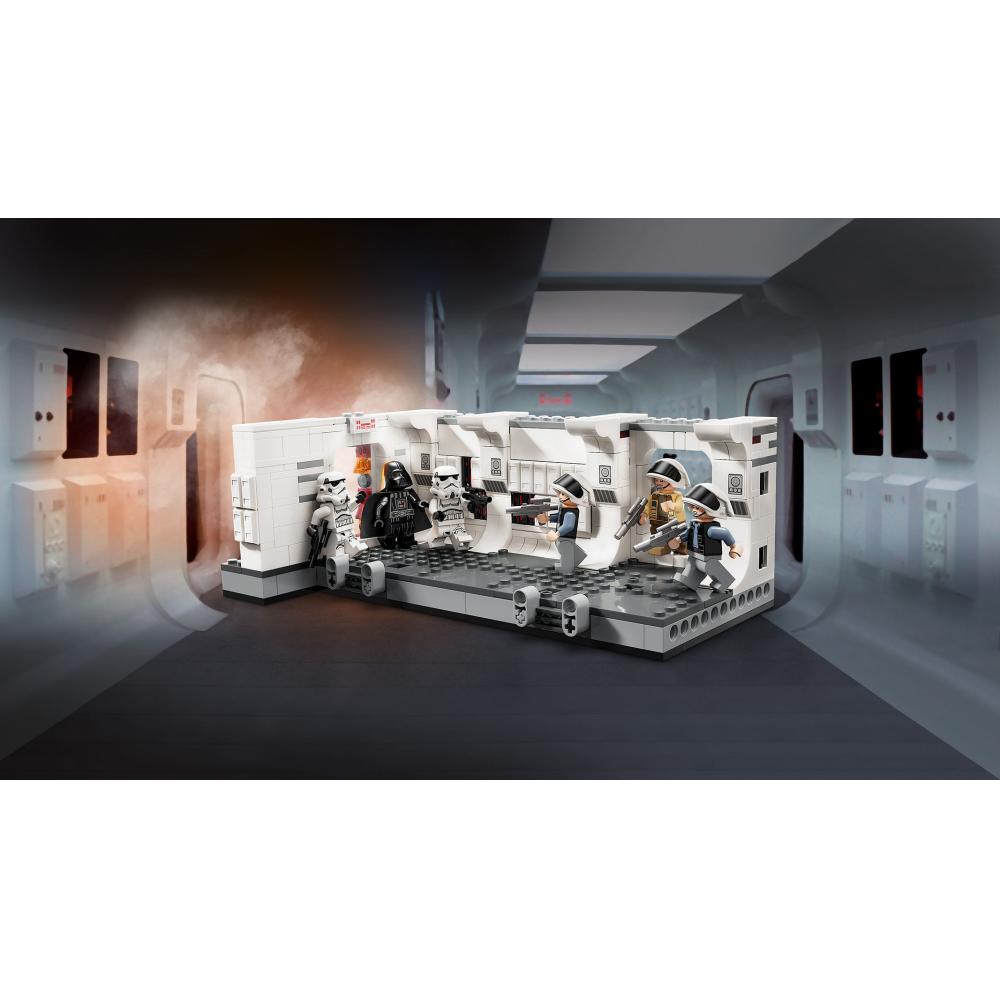 LEGO® Star Wars™ 75387 Ukrcavanje U Tantive IV™ - pogled 4