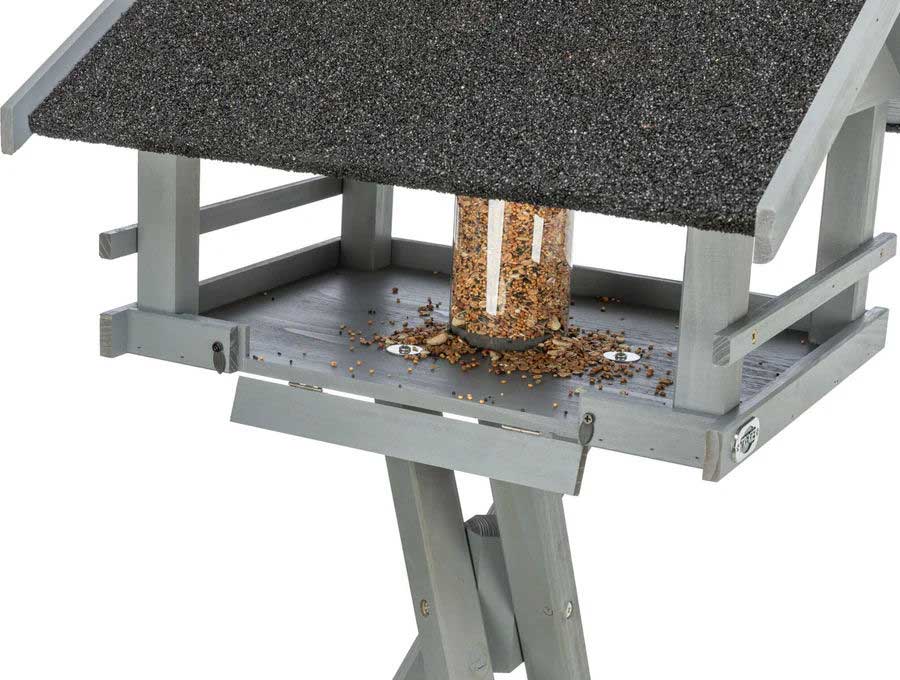 Velika hranilica za ptice na postolju 1.34m Drvena kućica sivo-crna Trixie 55813 - pogled 4