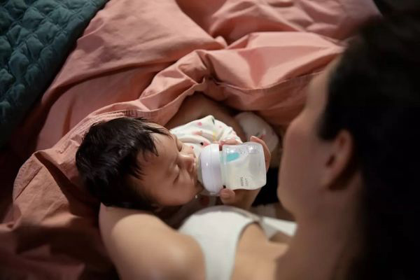 Philips Avent Flašica za bebe Natural response 125ml sa cuclom 0m+ SCY670/01 - pogled 4