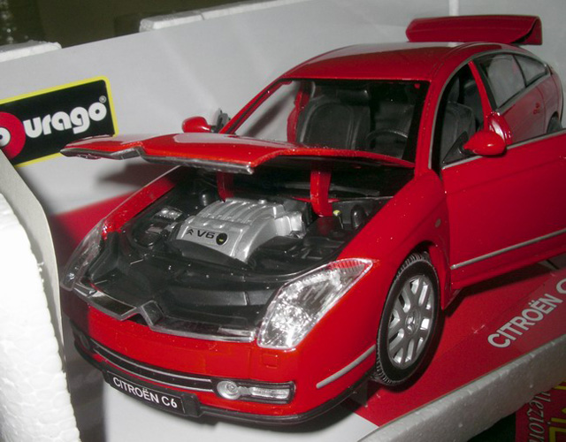 Bburago Gold 1:18 Citroen C6 BU12073 - pogled 4