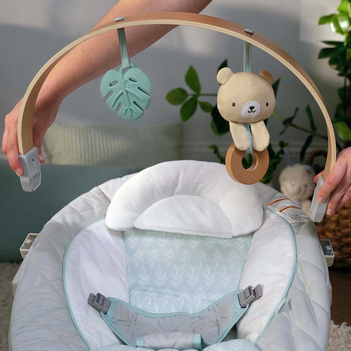 Ingenuity™ Vibrirajuća i melodična ležaljka za bebe Cozy Spot 13104 - pogled 4