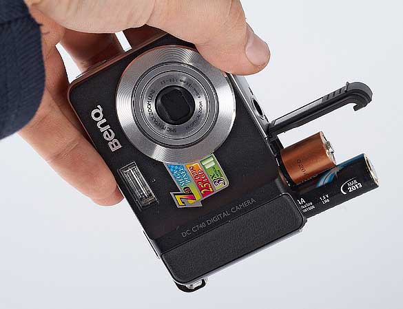 BenQ DC-C740i - digitalni fotoaparat - 7 megapiksela - pogled 4