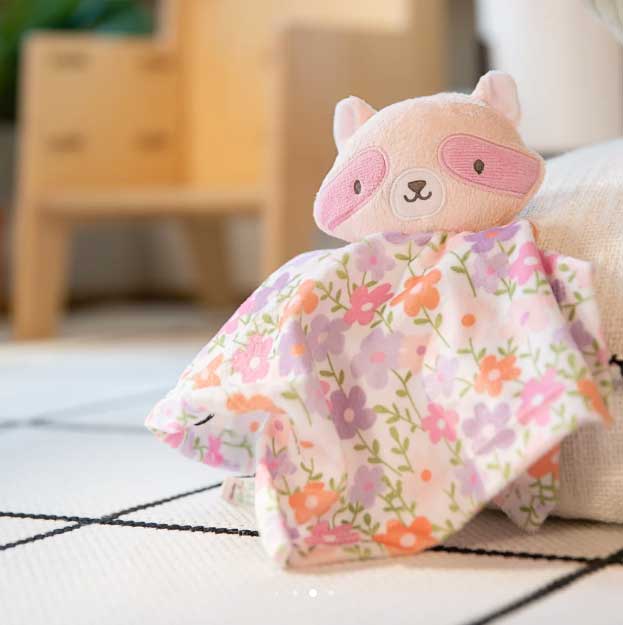 Ingenuity™ Igračka za bebe Ćebence za utehu Rakun Deni 16820 - pogled 4