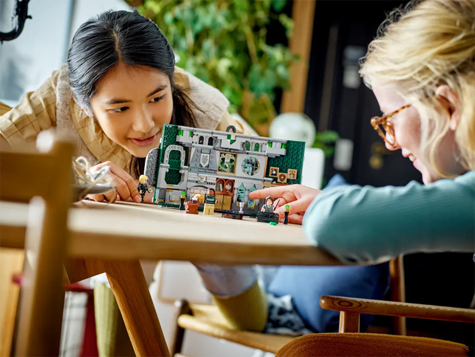 LEGO® Harry Potter™ Kocke Zastava Sliterina 76410 - pogled 4