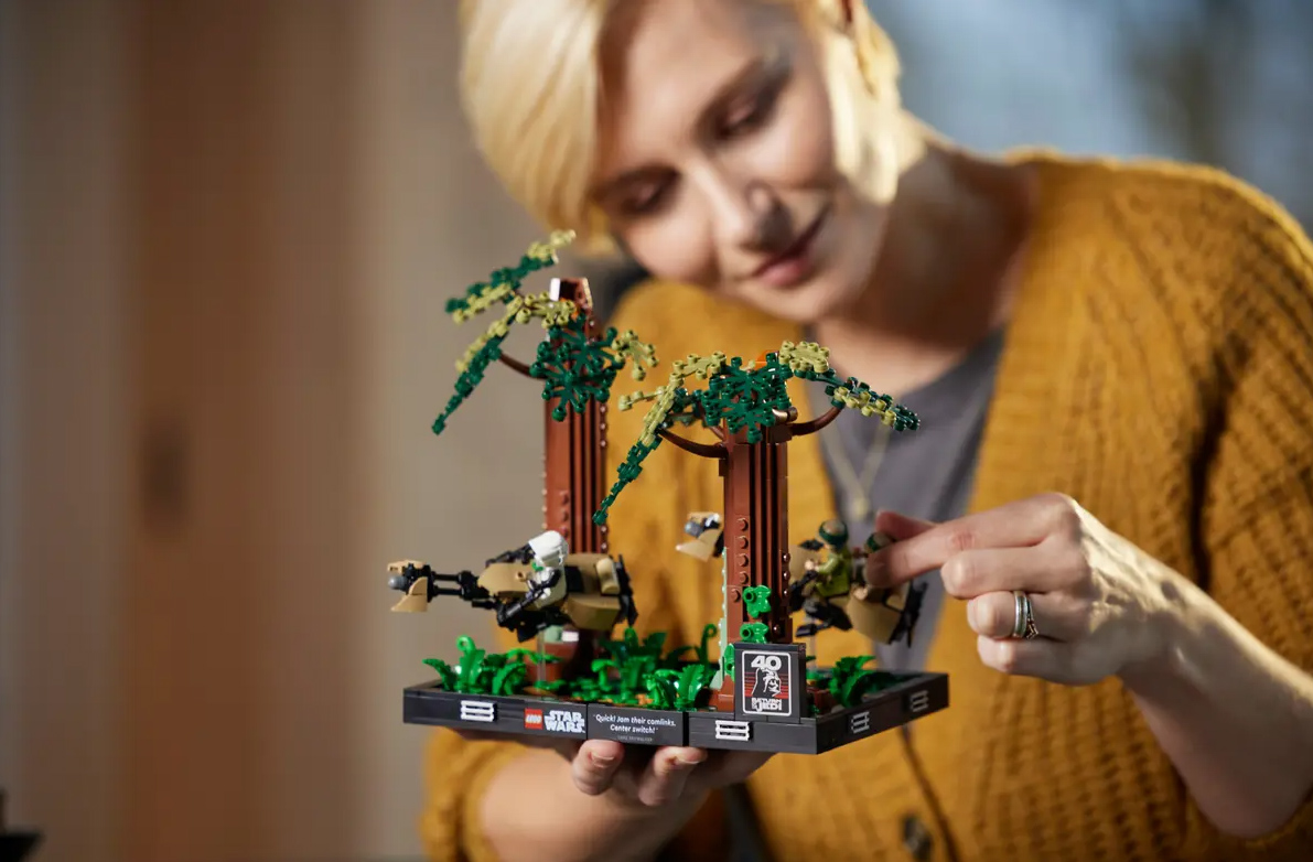 LEGO® Star Wars™ Kocke Potera na Endoru - diorama 75353 - pogled 4