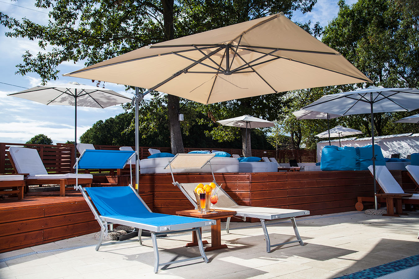 Zglobni Četvorougaoni Suncobran Martinique Grey - pogled 4