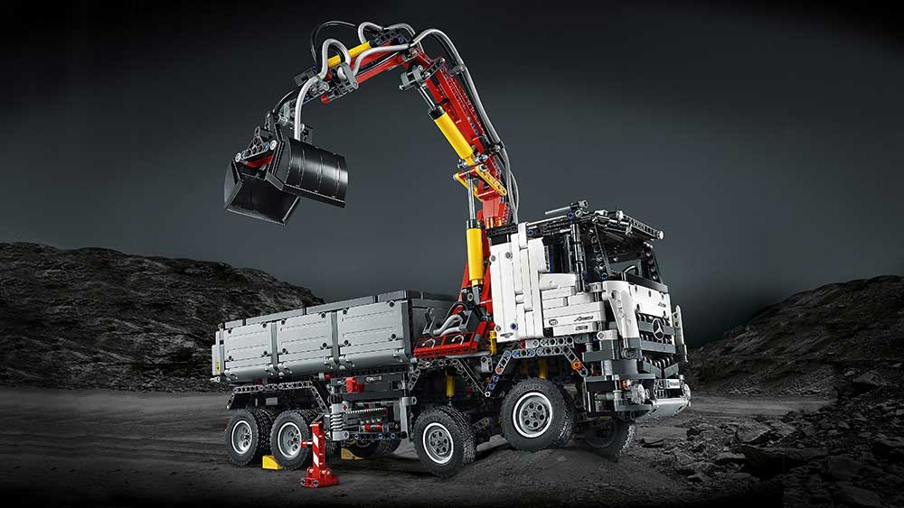 LEGO® Technic - Mercedes-Benz Arocs 3245 - Kamion - Model 2 u 1  42043 - pogled 4