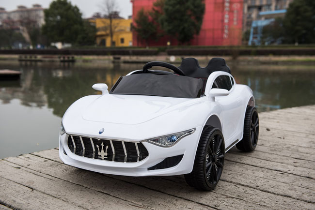 Dečiji automobil na akumulator Maserati Beli - pogled 4