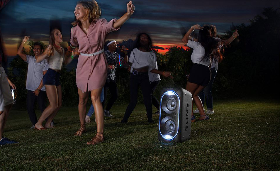 Audio sistem velike snage Sony GTK-XB60 Bluetooth EXTRA BASS sa ugrađenom baterijom Crni - pogled 4