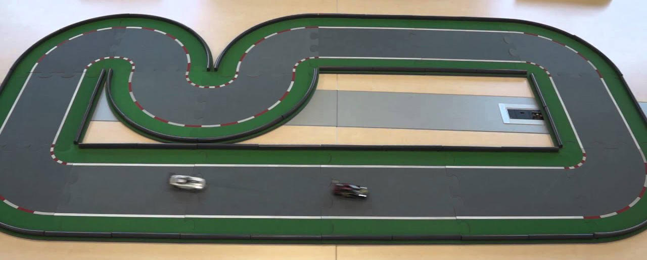 SIKU Staza za trku GT Challenge + 2 autića 6810  - pogled 4