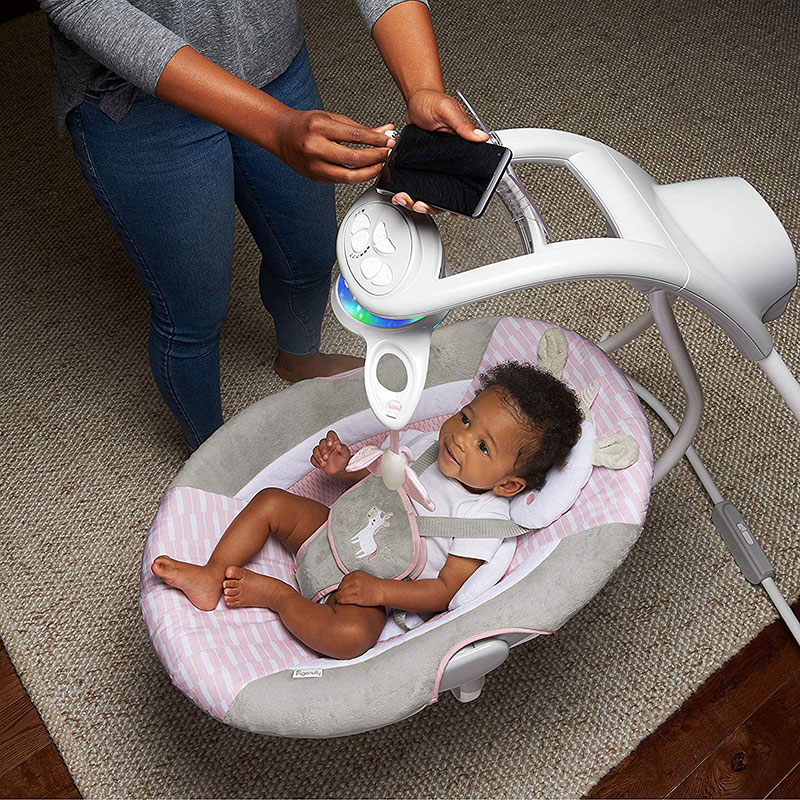 Ingenuity Pametna ljuljaška za bebe  sa melodijama svetlosnim efektima i strujnim adapterom Flora the Unicorn 12165 - pogled 4