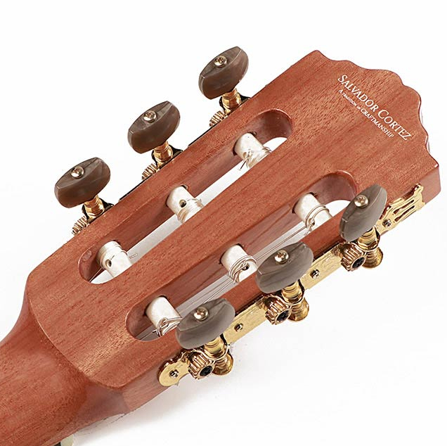 Ozvučena klasična gitara Salvador Cortez CC-10CE - pogled 4