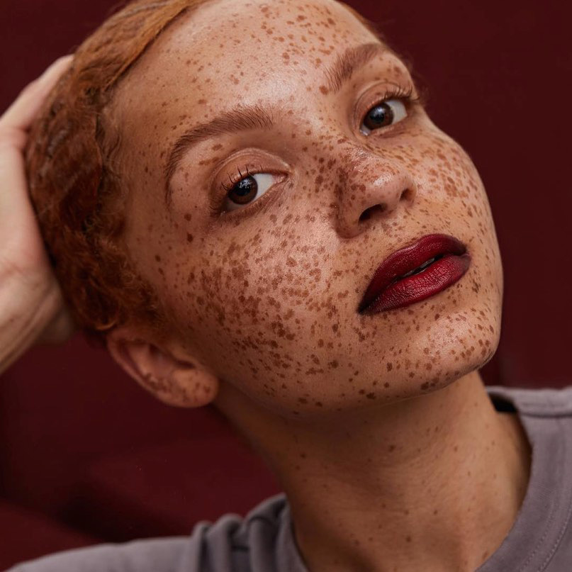 Revlon tečni ruž Ultra HD mat Infatuation 675 - pogled 4