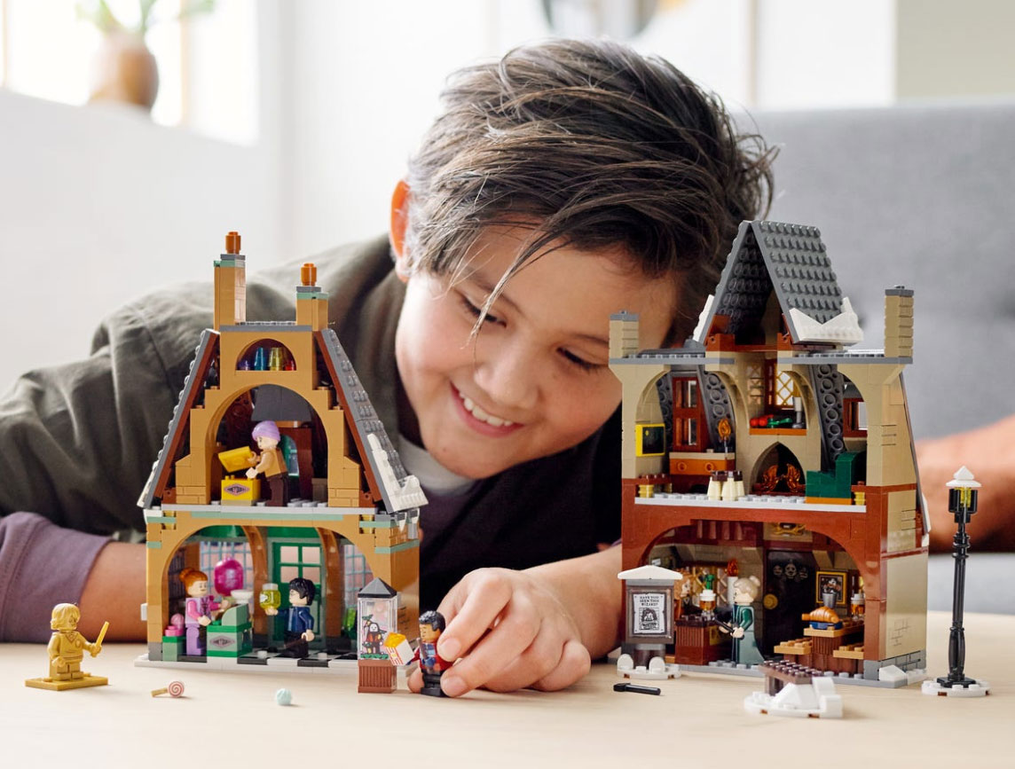 LEGO® Harry Potter Kocke - Poseta selu Hogsmid 76388 - pogled 5