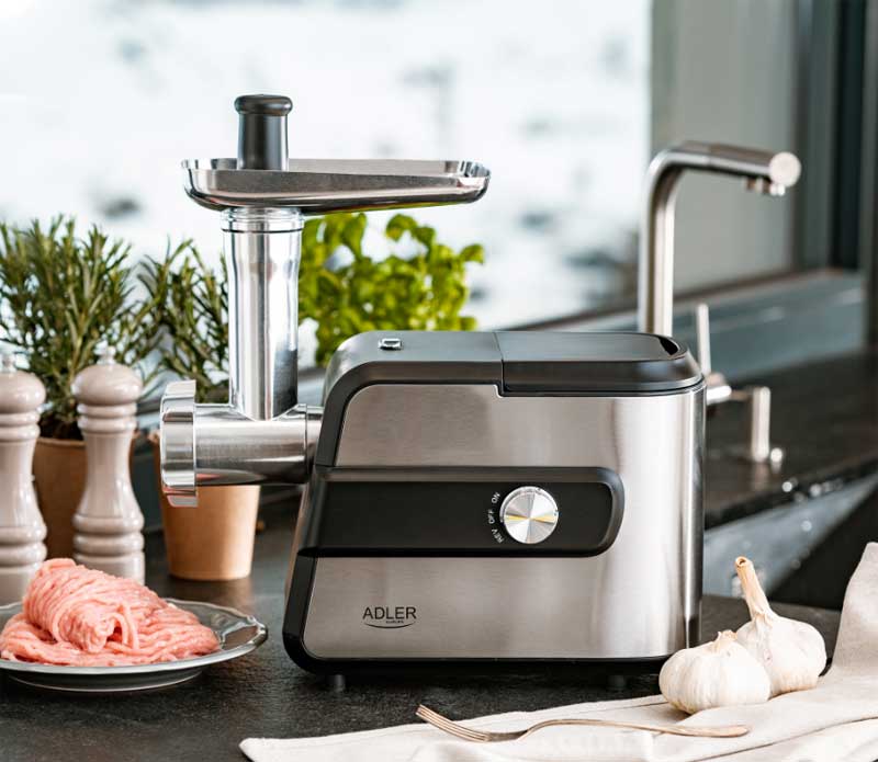 Multifunkcionalna mašina za mlevenje mesa sa dodacima za pravljenje kobasica i usitnjavanje povrća Adler AD4813 - pogled 5