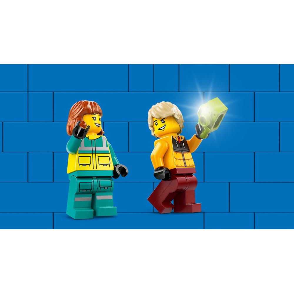 LEGO® City Vozilo hitne pomoći i snowboarder 60403 - pogled 5