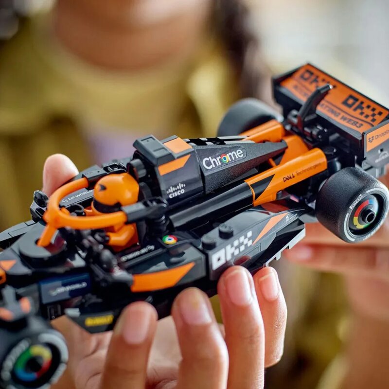 LEGO® Speed Champions McLaren F1 Team MCL38 trkački automobil - pogled 5
