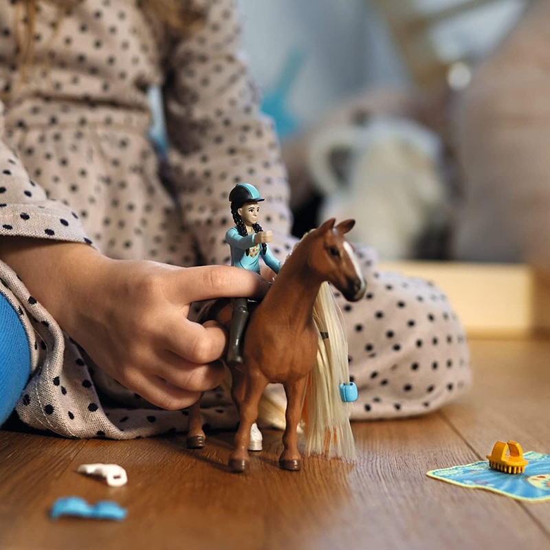 Schleich® Horse Club figura - Konji za ulepšavanje - Kim i kobila Karamelo 42585 - pogled 5