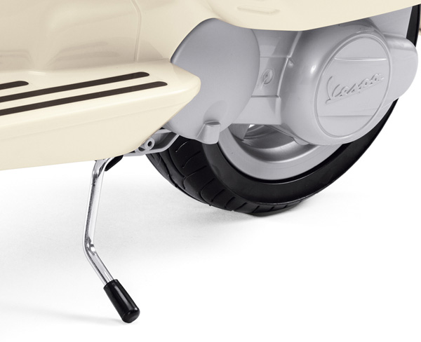 Peg Perego Vespa na akumulator 12V - pogled 5
