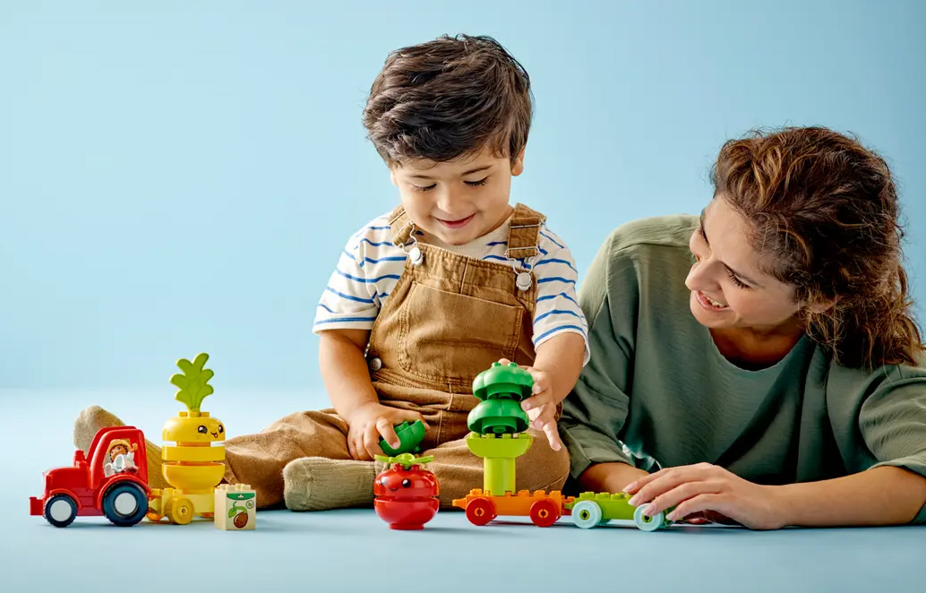 LEGO® DUPLO® Kocke Traktor sa voćem i povrćem 10982 - pogled 5