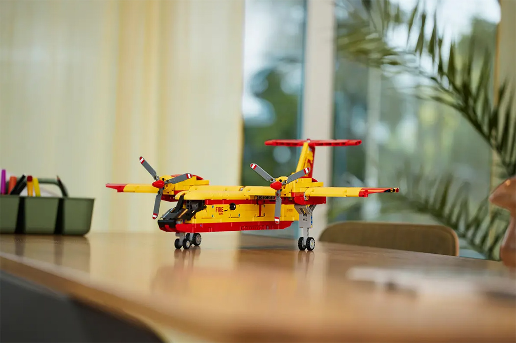 LEGO® Technic™ Kocke Avion kanader 42152 - pogled 5