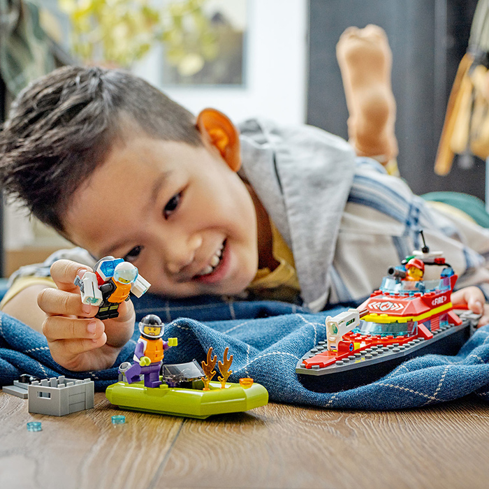 LEGO® City Kocke Vatrogasni spasilački brod 60373 - pogled 5