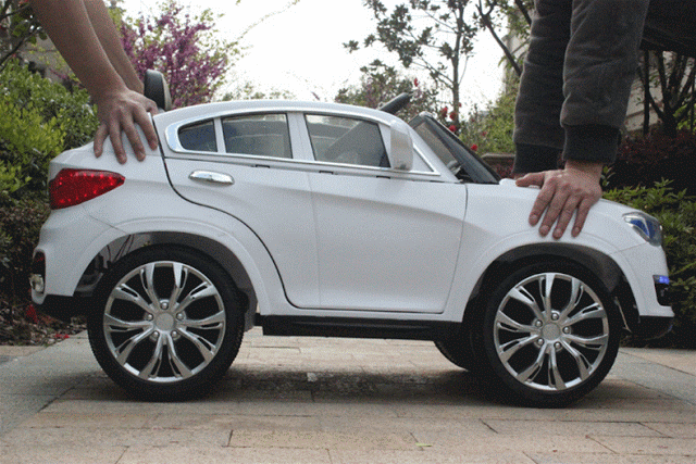 Auto na akumulator 216 R/C crveni - pogled 5