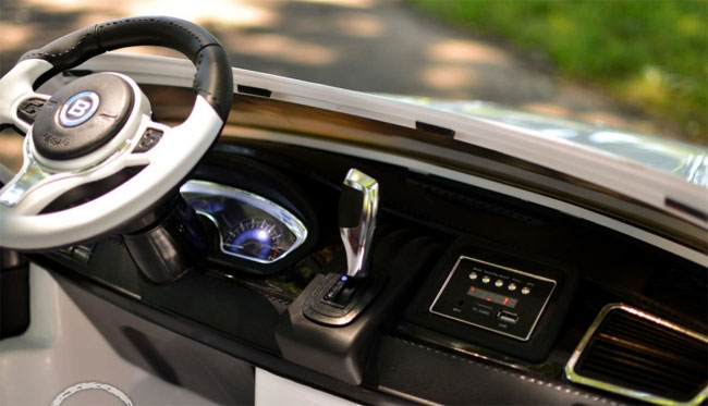 Dečiji automobil na akumulator X7 beli dvosed - pogled 5