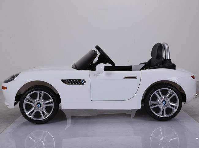 Dečiji automobil na akumulator BMW Z8 Beli - pogled 5