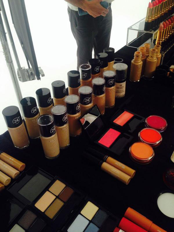 Revlon Colorstay puder 340 Early tan - pogled 5