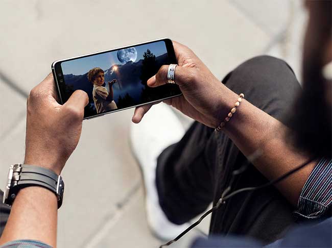 Samsung Galaxy A8 Dual SIM Black SM-A530FZKDSEE - pogled 5