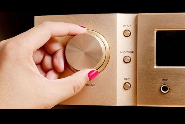 Revlon lak za nokte 040 Fuchsia Fever - pogled 5