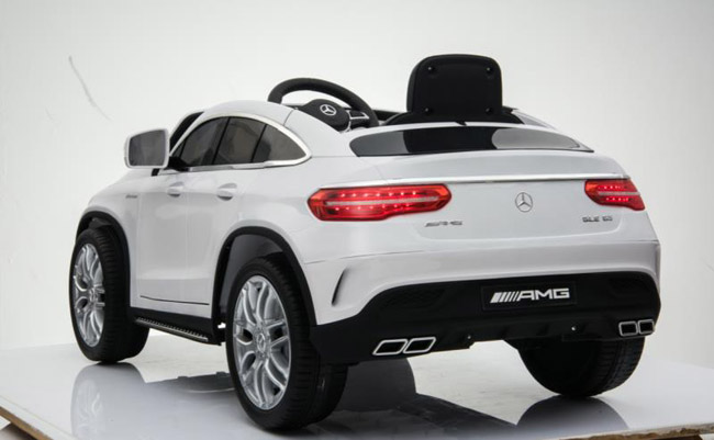 Dečiji automobil na akumulator Mercedes GLE 63 AMG Beli - pogled 5
