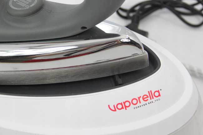 Profesionalna krojačka pegla sa generatorom pare Polti Vaporella Forever 655 Pro - pogled 5