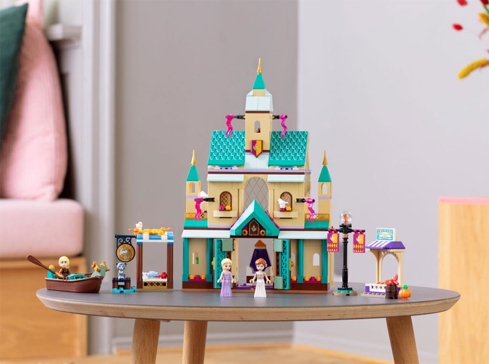 LEGO® Disney Kocke Frozen 2 - Zamak i selo Arendel 41167 - pogled 5