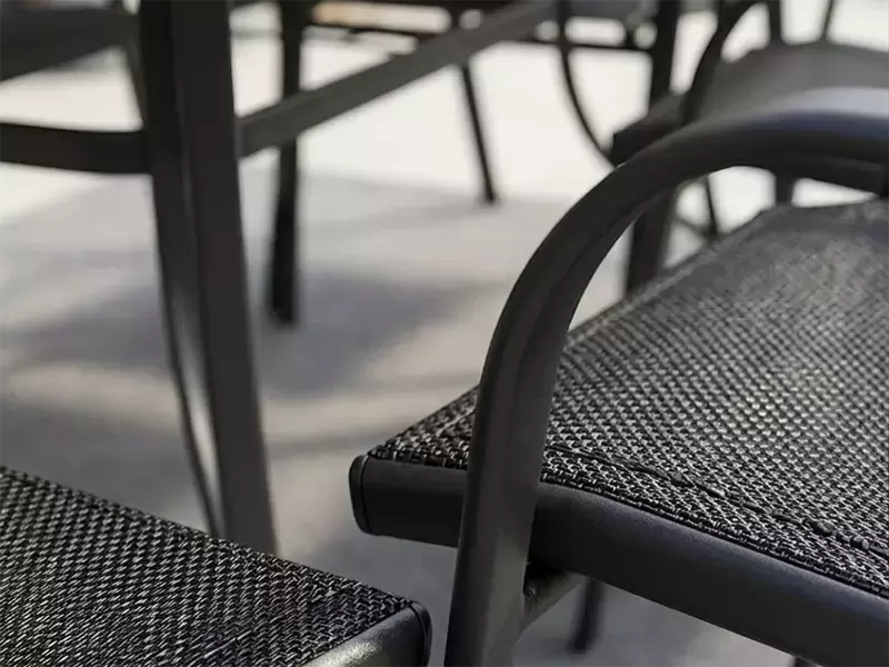 Detalj čelične konstrukcije Fieldmann Magna Black garniture