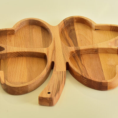 Daska za posluživanje u obliku deteline od drveta bukve 20x19cm