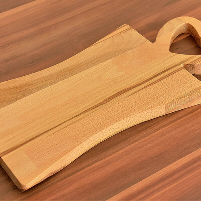 Daska za sečenje sa drškom u obliku srca od drveta bukve, 40x20cm