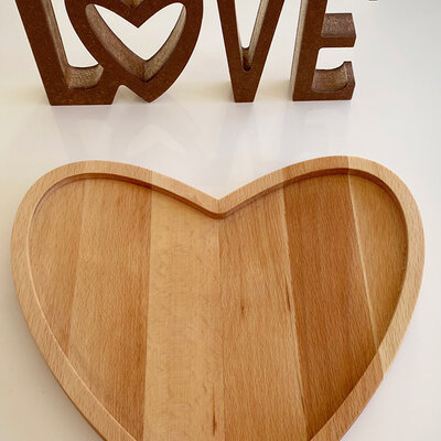 Činija za posluživanje od bukve u obliku srca