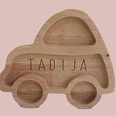 Činija od drveta bukve u obliku auta