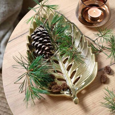 Dekorativna posuda u obliku lista