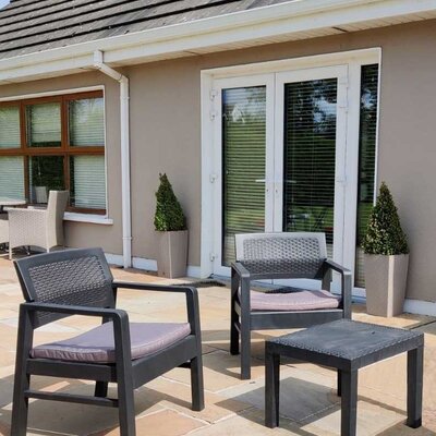 Garnitura Za Terasu Kraka - 2 Fotelje sa jastucima i Sto