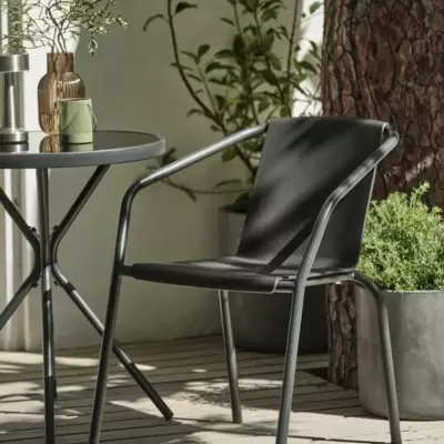 PLASTIČNE BAŠTENSKE STOLICE