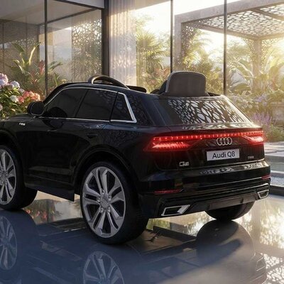 Dečiji auto na akumulator sa daljinskim upravljanjem Audi Q8 Crni
